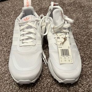 Adidas 90s style sneakers. Never worn!!